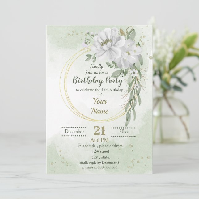 Weiße Blume und grüne Blätter zum Geburtstag Einladung (Stehend Vorderseite)