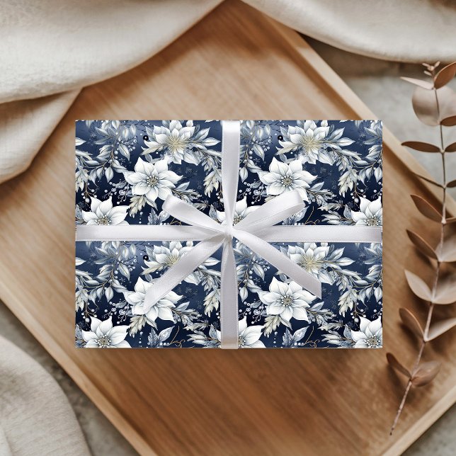 Weiße Blume und Holly Berries Geschenkpapier (Von Creator hochgeladen)