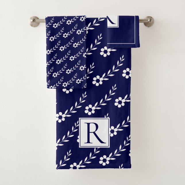 Weiße Blume und Monogramm Seeblau Badhandtuch Set (Insitu)