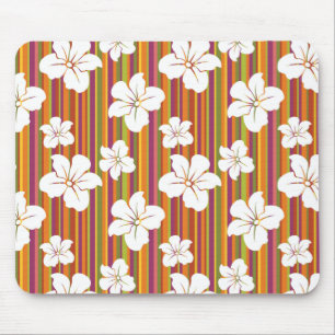 Weiße Blumen auf einem gestreiften Hintergrund Mousepad