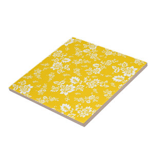 Weiße Blumen auf gelbem Frühlingshintergrund Fliese