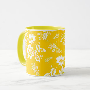Weiße Blumen auf gelbem Frühlingshintergrund Tasse