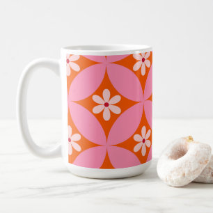 Weiße Blumen auf mittelalterlichen rosa Kreisen Mu Kaffeetasse