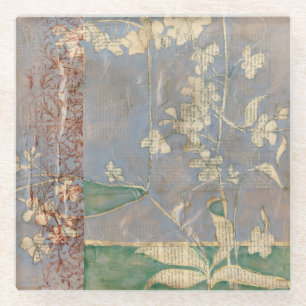 Weiße Blumen auf Zeitungspapier-Hintergrund Glasuntersetzer