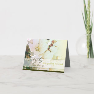 weiße Blumen, die Mitteilung wedding sind Ankündigung