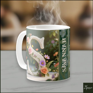 Weiße Blumen-Garten-Monogramm-Buchstabe S Kaffeetasse