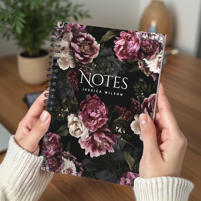 Weiße Blumen-Monogramm 'Moody Rose' Notizblock (Von Creator hochgeladen)