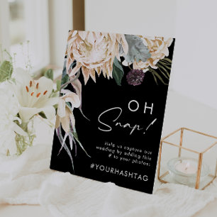 Weiße Blumen   Schwarzes Oh Snap Hashtag Schild