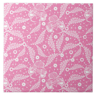 Weiße Blumen-Spitze auf rosa Hintergrund Fliese