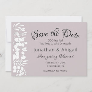 Weiße Blumenelemente auf lila Hochzeitsinspiration Save The Date