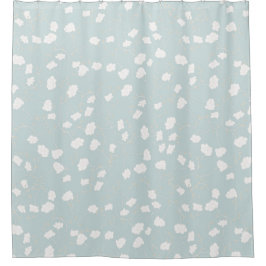 Weiße Blumenweine über blaugrauem Hintergrund Duschvorhang