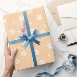 Weiße Blüten auf gelbem Muster Geschenkpapier