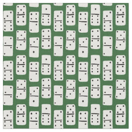 Weiße Dominosteine mit schwarzen Punkten auf grüne Stoff