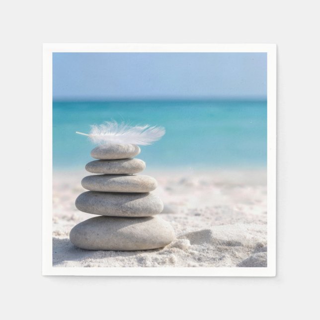 Weiße Feder auf einem Strandsteinhaufen Serviette (Vorderseite)