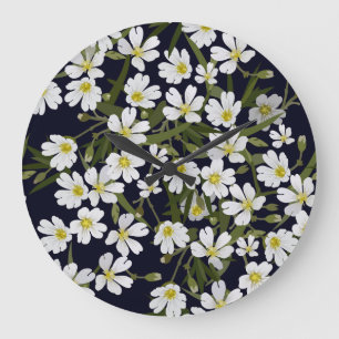 Weiße Feldblumen: Vintage-Muster. Große Wanduhr