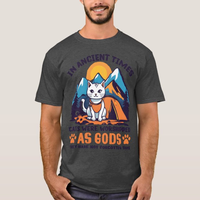 Weiße Fischerkatze Camping-Design-Geschenk T-Shirt (Vorderseite)