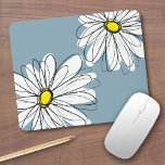Weiße, florale Muster in gelbgraublau Mousepad<br><div class="desc">Ein lustiges Design für Frauen und Jugendliche.</div>