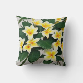 Weiße Frangipani-Blume Kissen