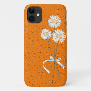 weiße Gänseblümchen mit Regentropfen auf Orange Case-Mate iPhone Hülle