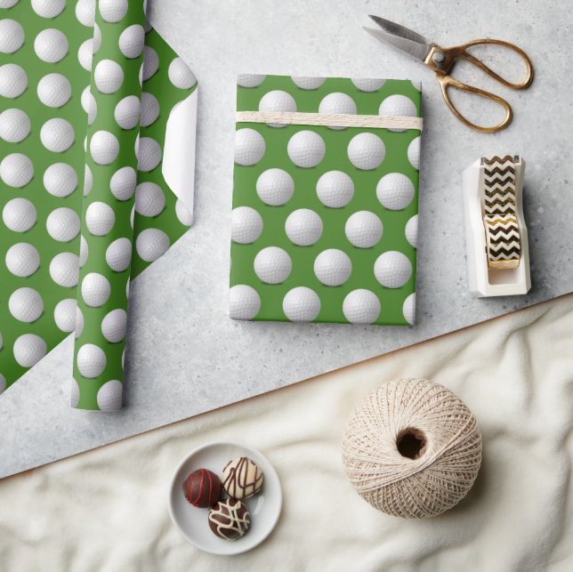 Weiße Golfbälle auf Grün Geschenkpapier (Kunsthandwerk)