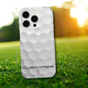 Weiße golfkugel mit strukturierter oberfläche und iPhone 16 pro hülle