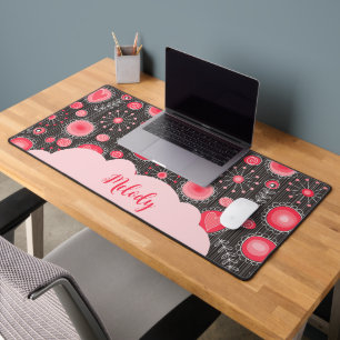 Weiße graue Herzen und Blume Blumenname Schreibtischunterlage