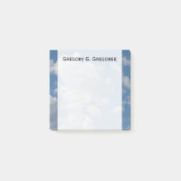 Weiße/graue Wolken und blauer Himmel +