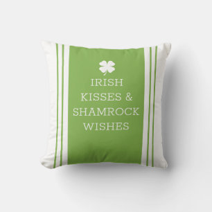 Weiße grüne Persönlichkeitsmeldung am linken Rand Kissen