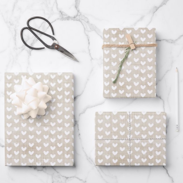 Weiße Herzen auf Tan Linen Geschenkpapier Set (Vorderseite)