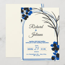 weiße Hochzeitseinladung mit blauen Blumen