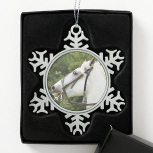 WEISSE HORSE SCHNEEFLOCKEN Zinn-Ornament