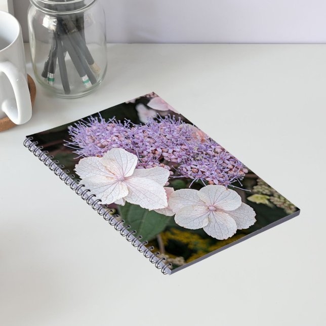 Weiße Hydrangea Aspera Blume Floral Notizblock (In Situ)
