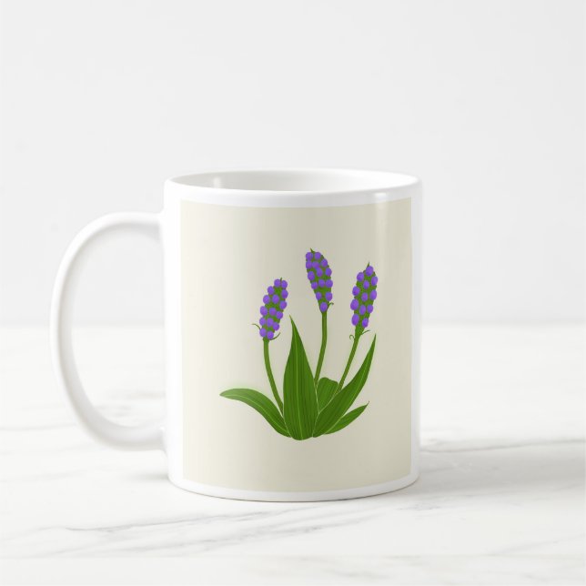 Weiße Kaffeetasse mit violetten Blumen (Links)