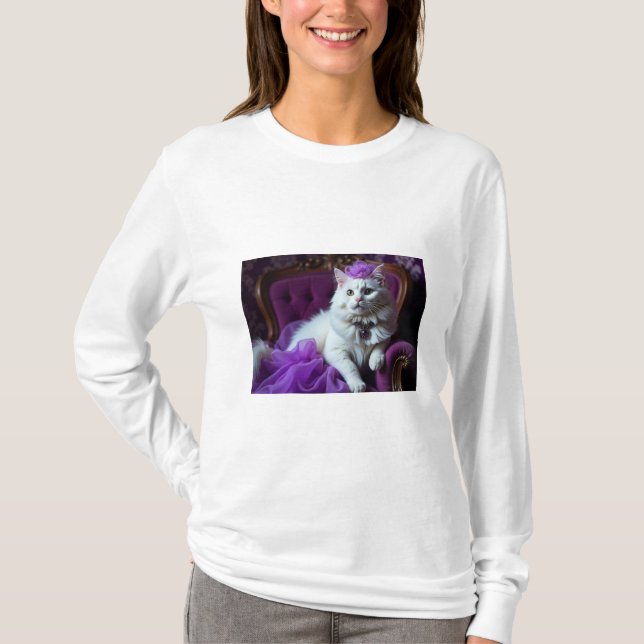 weiße Katze auf lila Sessel T - Shirt (Vorderseite)