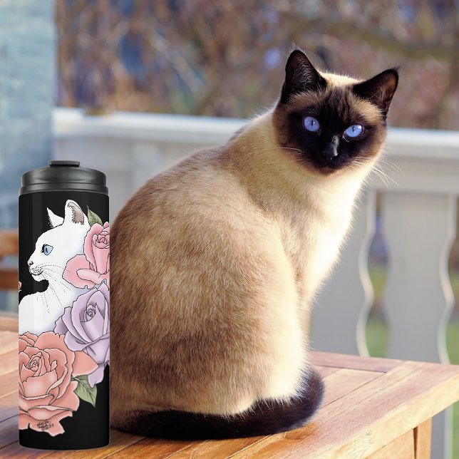 Weiße Katze Peach Lavendel Pink Roses Thermosbecher (Von Creator hochgeladen)