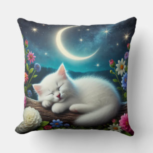 Weiße Katze schläft friedlich im Freien Kissen