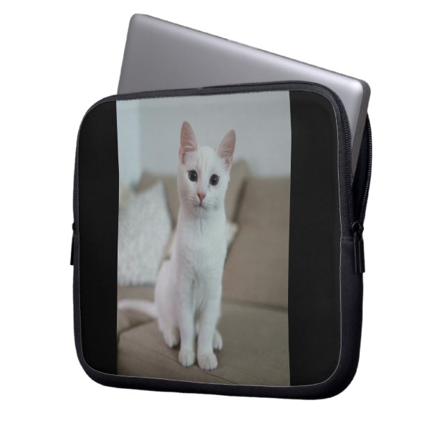 Weiße Katze | Zazzle_Growshop. Laptopschutzhülle (Vorderseite Links)
