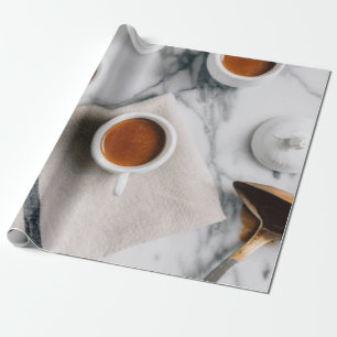 WEISSE KERAMIK TEACUP MIT ROTER FLÜSSIGKEIT GESCHENKPAPIER