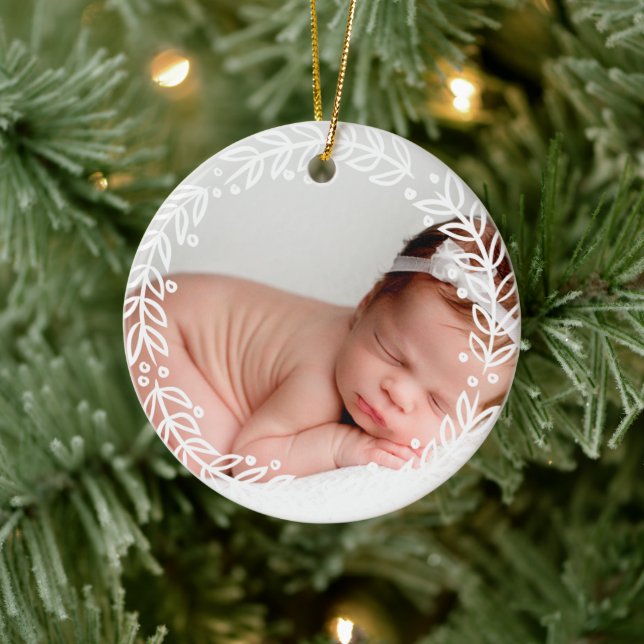 Weiße Kleider | Red Baby's First Christmas Keramik Ornament (Baum)