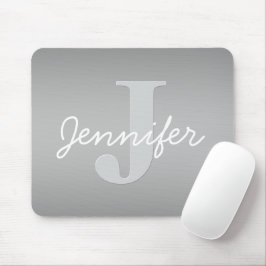 Weiße Kursivschrift & Graues Monogramm | Farben be Mousepad