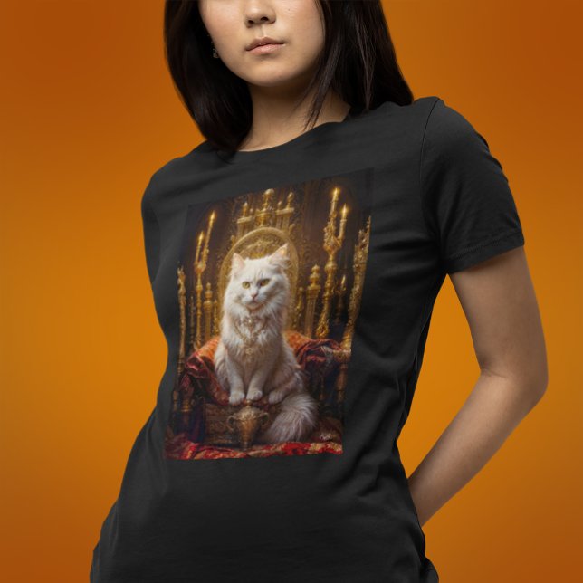 Weiße, langhaarige Katze umgeben von goldenen Orna T-Shirt (Von Creator hochgeladen)