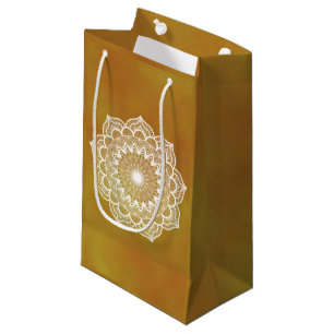 Weiße Mandala auf goldenem Hintergrund Kleine Geschenktüte