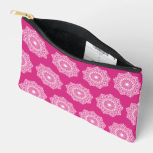 Weiße Mandala auf rosa Hintergrund Zubehörtasche
