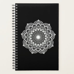 Weiße Mandala auf schwarzem Hintergrund Planer