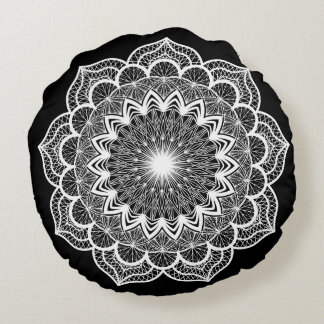 Weiße Mandala auf schwarzem Hintergrund Rundes Kissen