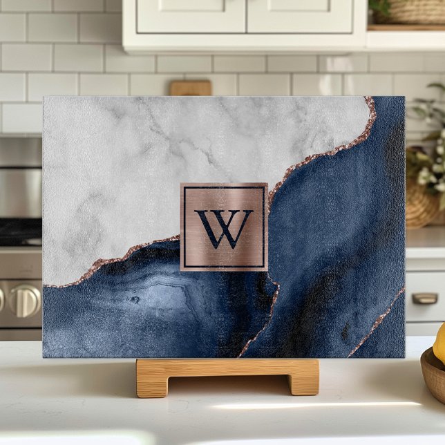 Weiße Marmor-Roségold-Navyblau-Achat-Monogramm Schneidebrett (Von Creator hochgeladen)
