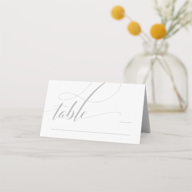 Weiße Minimalistische Kalligraphie Faltenbildung P Platzkarte (Vorderseite)