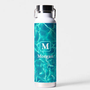 Weiße Monogramm & Name, Türkisrahmen, Poolwasser Trinkflasche