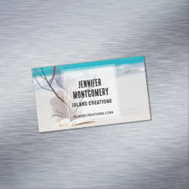 Weiße Muscheln an einem tropischen Strand Magnetische Visitenkarte