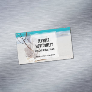 Weiße Muscheln an einem tropischen Strand Magnetische Visitenkarte